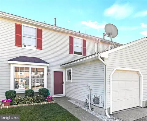 77 Oakcrest Ln, Westampton, NJ 08060