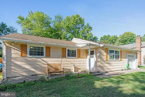 26 Thomas Ave, Maple Shade, NJ 08052