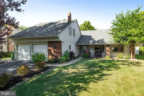102 Carlton Ave, Marlton, NJ 08053