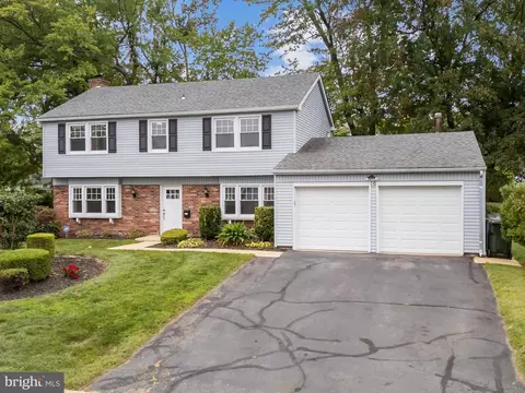 16 Granby Ln, Willingboro, NJ 08046
