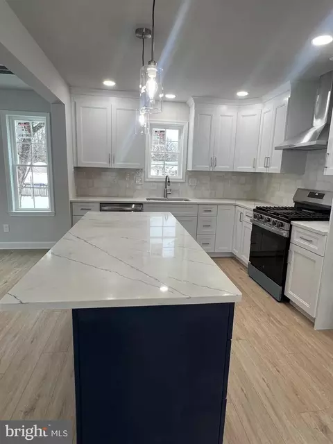 112 Pennsylvania Ave, Hainesport, NJ 08036