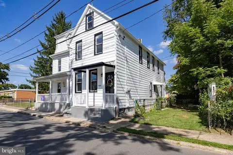 235 Ellis St, Burlington, NJ 08016