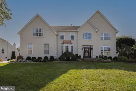 2 Tidewater Ct, Hainesport, NJ 08036