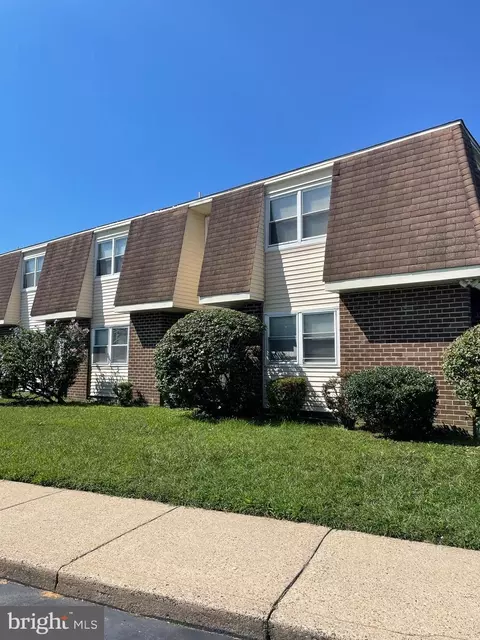 10 6 Florence Tollgate, Florence, NJ 08518
