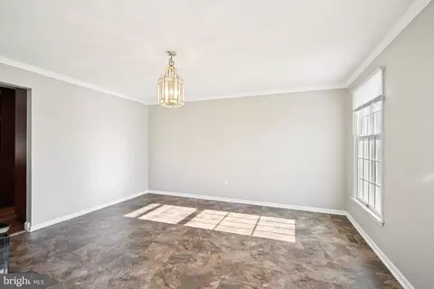 Living - 16 Roberts Dr, Westampton, NJ 08060 photo 5 of 6