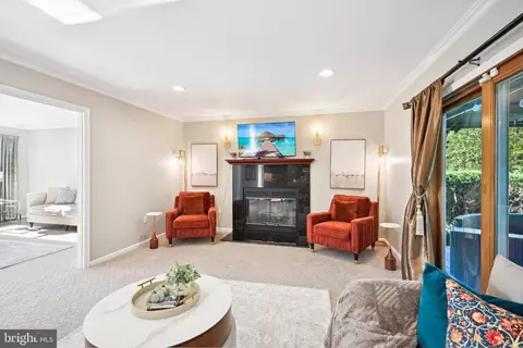 Living - 16 Roberts Dr, Westampton, NJ 08060 photo 4 of 6