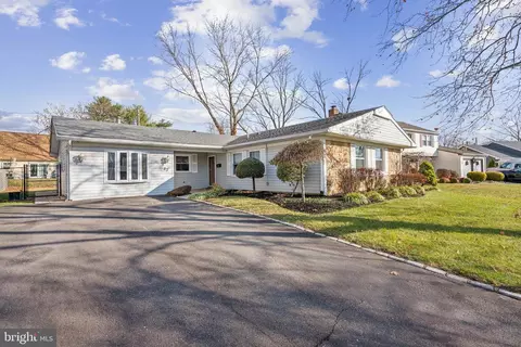 22 Norman Ln, Willingboro, NJ 08046