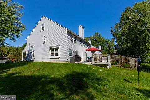 310 Hazelwood Ln, Marlton, NJ 08053