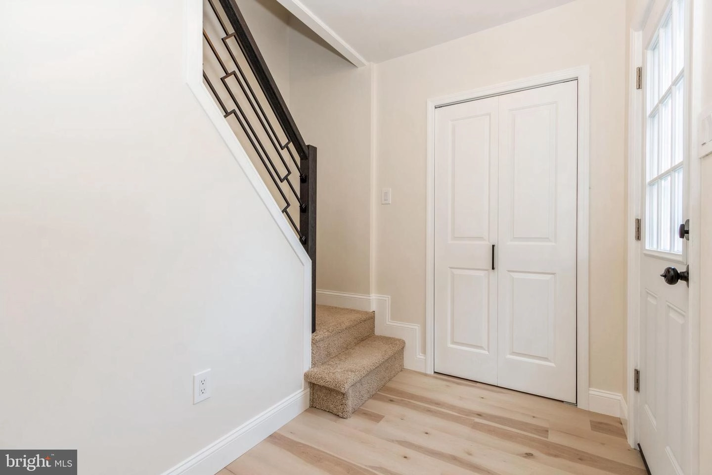 Entry Way - 36 E Linwood Ave, Maple Shade, NJ 08052 photo 1 of 3