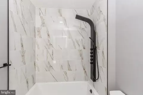 Bath - 36 E Linwood Ave, Maple Shade, NJ 08052 photo 2 of 2