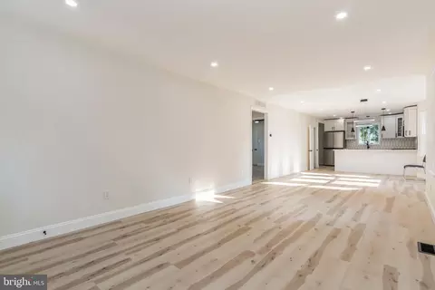 Living - 36 E Linwood Ave, Maple Shade, NJ 08052 photo 3 of 4