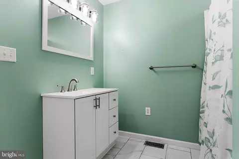 Bath - 18 Cherry Ave, Maple Shade, NJ 08052 photo 1 of 1