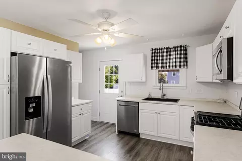 Kitchen - 18 Cherry Ave, Maple Shade, NJ 08052 photo 3 of 4