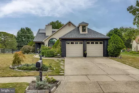 36 Birchwood Dr, Marlton, NJ 08053