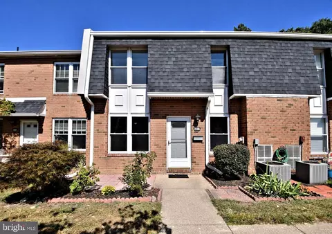 2087 Harbour Dr, Palmyra, NJ 08065
