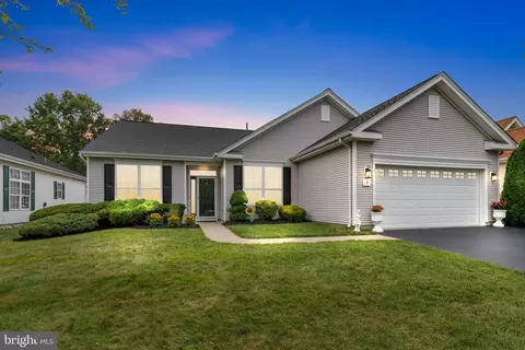 3 Barbary Ln, Columbus, NJ 08022