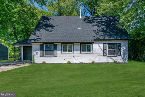 31 Poplar Ln, Willingboro, NJ 08046