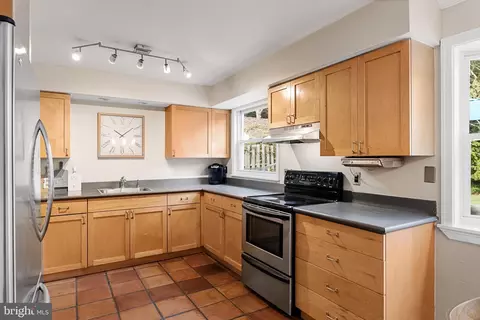 19 E Maple Ave, Moorestown, NJ 08057 photo 17