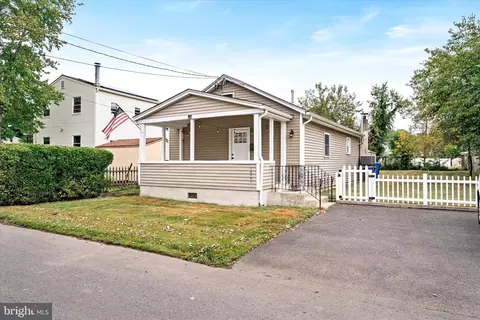 1612 Pennsauken St, Cinnaminson, NJ 08077
