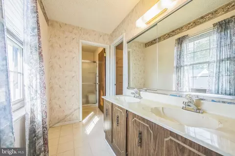 2 Juniper Dr, Mount Laurel, NJ 08054 photo 22