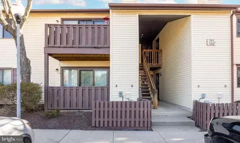 705 Lindsey Ct, Marlton, NJ 08053