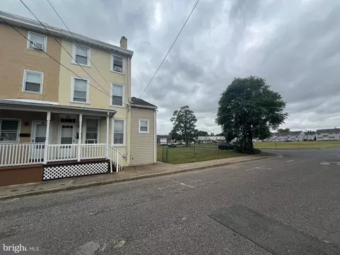 22 Second W, Burlington, NJ 08016
