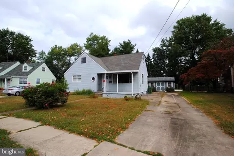 305 Van Sant Dr, Palmyra, NJ 08065