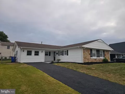 44 Gardenbrook Ln, Willingboro, NJ 08046