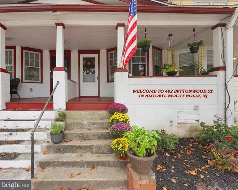 402 Buttonwood St, Mount Holly, NJ 08060