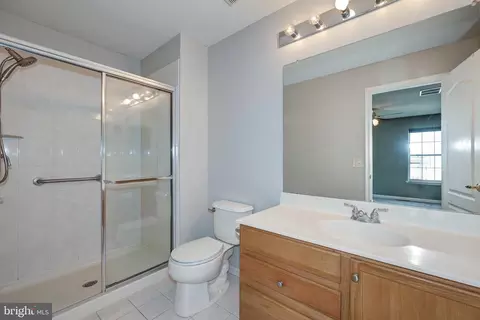 Bath - 147 Castleton Rd, Delran, NJ 08075 photo 1 of 2