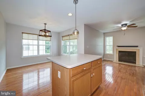 Living - 147 Castleton Rd, Delran, NJ 08075 photo 5 of 6