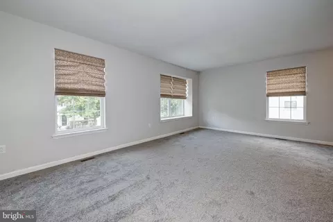 Living - 147 Castleton Rd, Delran, NJ 08075 photo 4 of 6