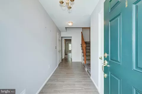 Entry Way - 147 Castleton Rd, Delran, NJ 08075 photo 1 of 5