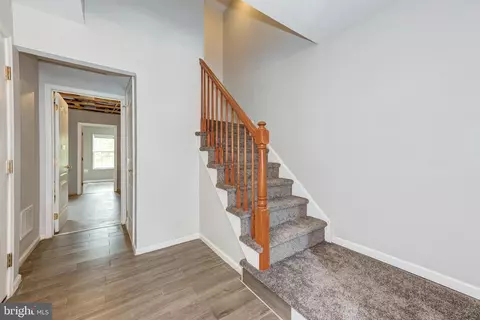 Entry Way - 147 Castleton Rd, Delran, NJ 08075 photo 2 of 5