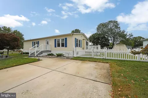 94 Patricia Ln, Mount Laurel, NJ 08054