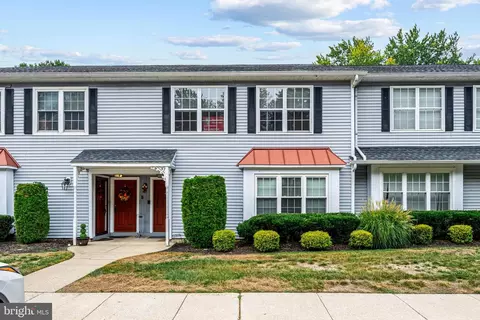 315 Andrews Ln, Moorestown, NJ 08057