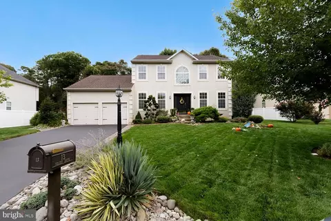 13 Nelson Dr, Medford, NJ 08055
