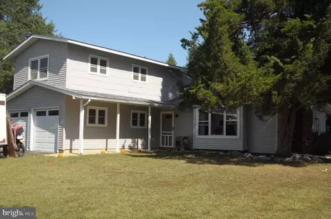 8 Cambridge Ct, Eastampton, NJ 08060