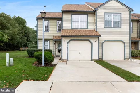 413 Jamestown Ct, Mount Laurel, NJ 08054