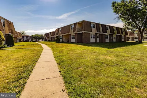 3 Florence Tollgate Pl, Florence, NJ 08518