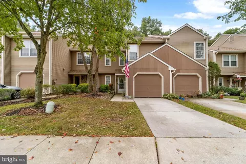 373 Inverness Ct, Mount Laurel, NJ 08054