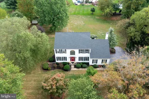 45 Sheffield Dr, Columbus, NJ 08022