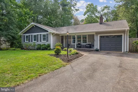 42 Holly Dr, Medford, NJ 08055