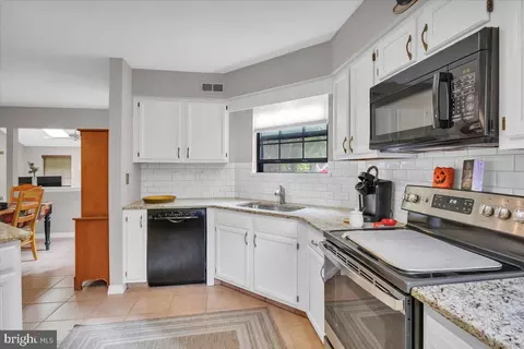 16 Edinburgh Ct, Mount Laurel, NJ 08054 photo 14