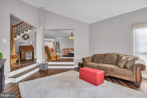 16 Edinburgh Ct, Mount Laurel, NJ 08054 photo 4