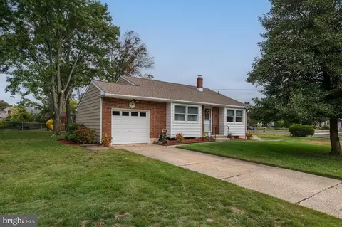 19 Chalfont St, Cinnaminson, NJ 08077