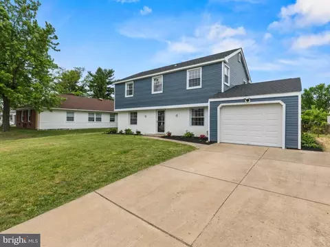 35 Pensdale Ln, Willingboro, NJ 08046