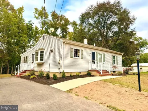 22 Meadowview Ln, New Lisbon, NJ 08064