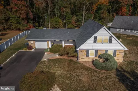 99 Holstone Ln, Willingboro, NJ 08046