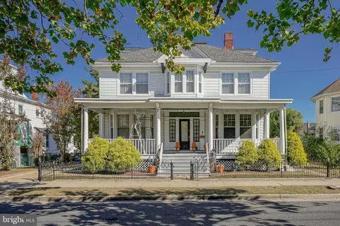 321 Bridgeboro St, Riverside, NJ 08075